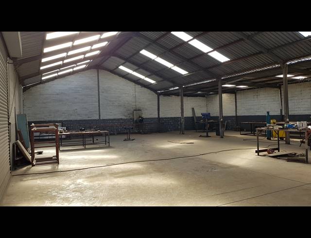 1,850M² FACTORY FOR SALE IN BLACKHEATH INDUSTRIAL
